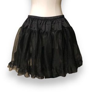 SEVEN TIL MIDNIGHT Black Short  Ruffled Petticoat